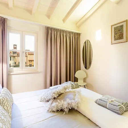 Luxurious With Terrace In Apartman Lucca